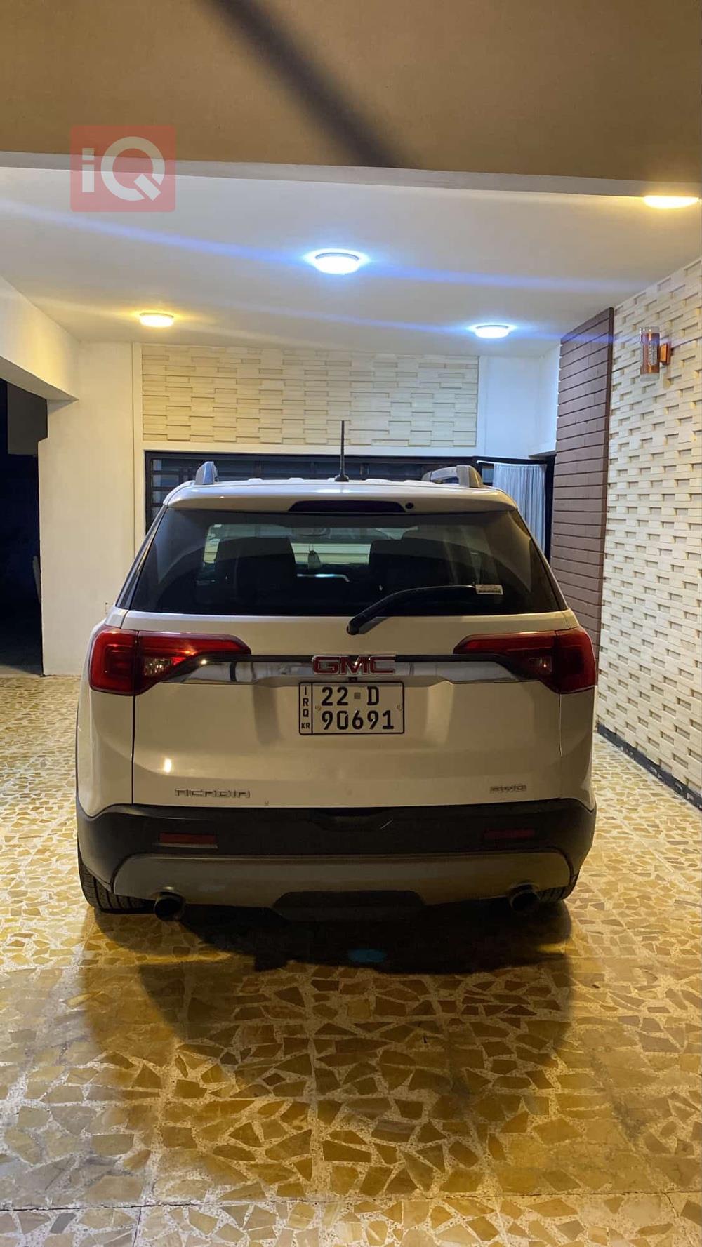 جي ام سي اكاديا